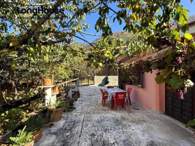 Villa in vendita a Palombara Sabina RM