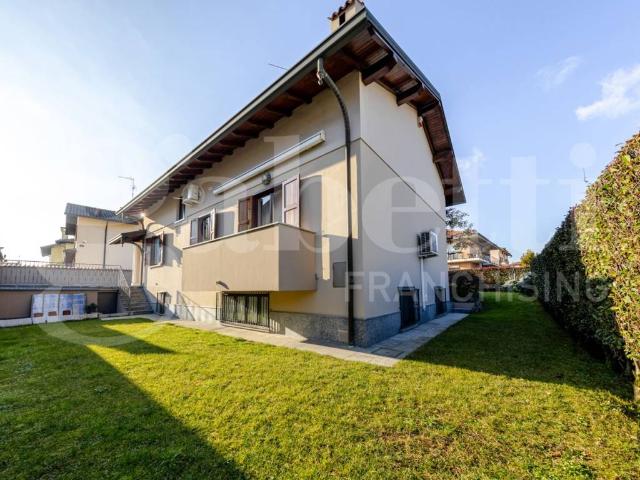 Villa in vendita a Parabiago MI
