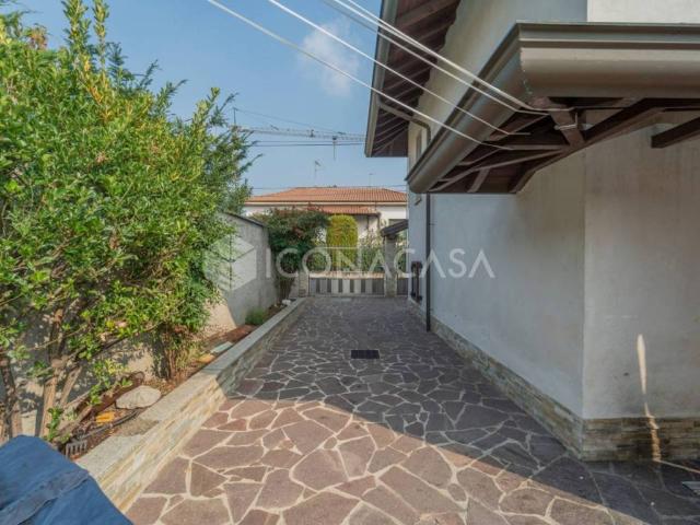 Villa in vendita a Parabiago MI