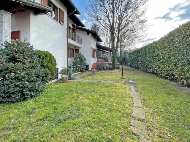 Villa in vendita a Parabiago MI