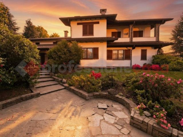 Villa in vendita a Parabiago MI