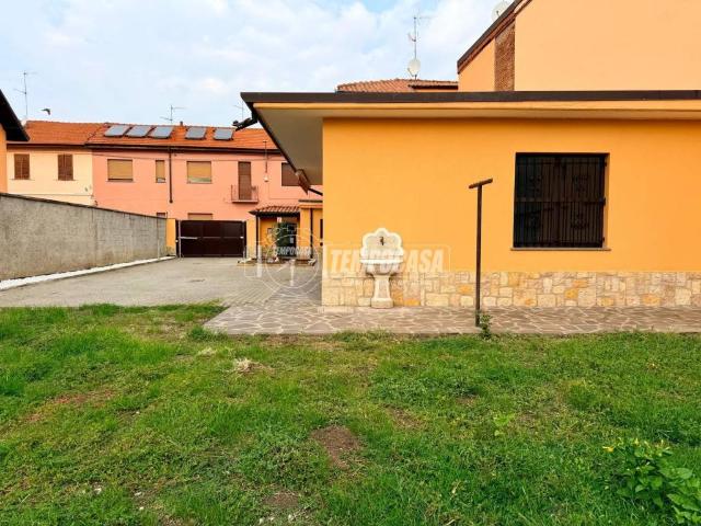 Villa in vendita a Parabiago MI