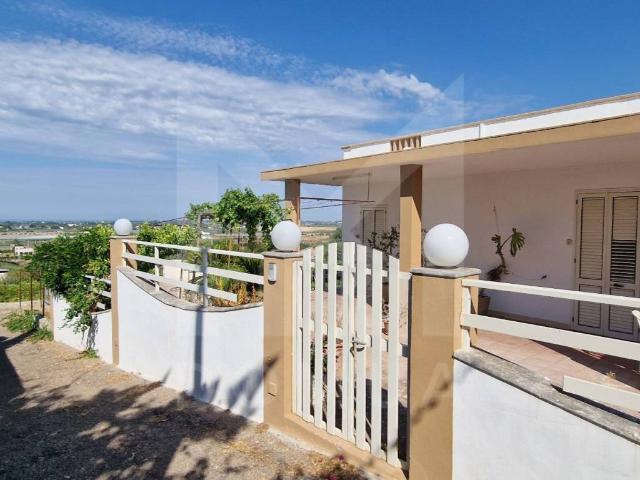 Villa in vendita a Parabita LE