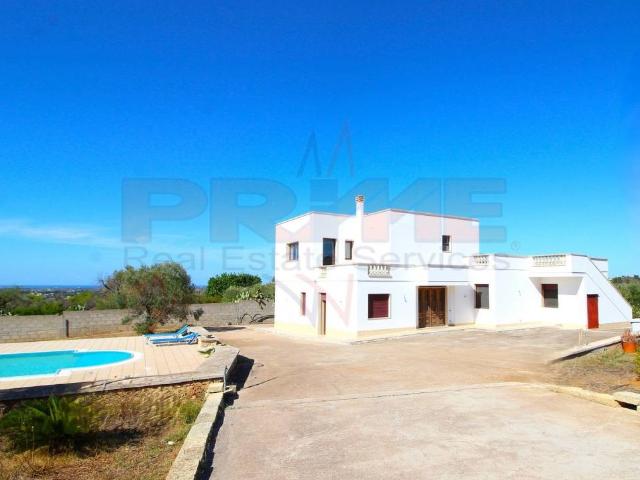 Villa in vendita a Parabita LE