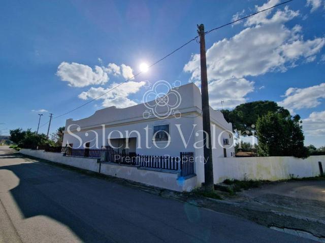 Villa in vendita a Parabita LE