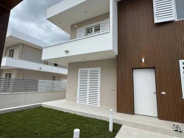 Villa in vendita a Parete CE