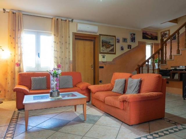 Villa in vendita a Parete CE
