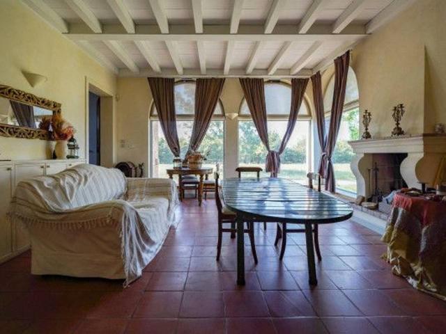 Villa in vendita a Parma