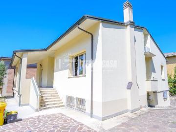 Villa in vendita a Parma