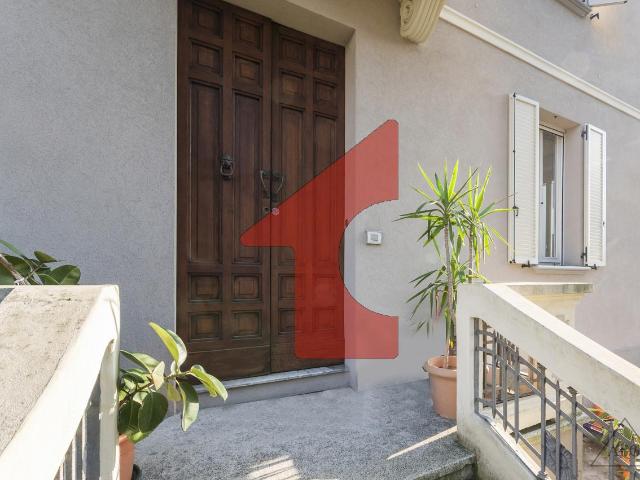 Villa in vendita a Parma