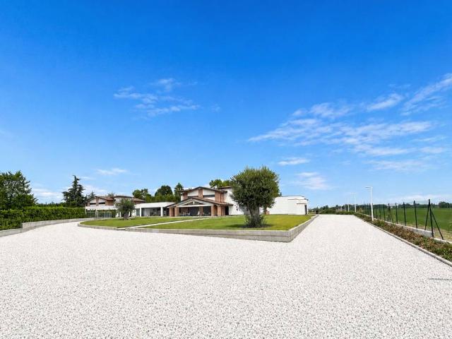 Villa in vendita a Parma PR
