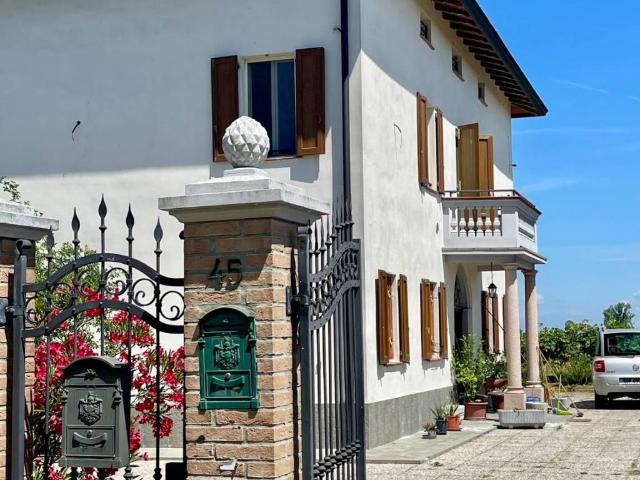 Villa in vendita a Parma PR