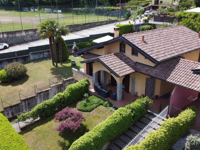 Villa in vendita a Paruzzaro NO