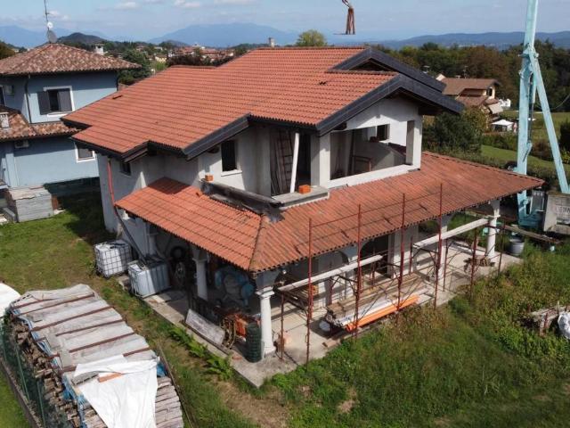 Villa in vendita a Paruzzaro NO