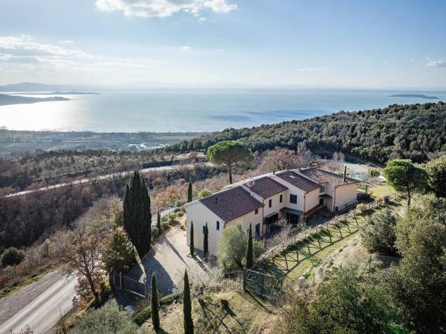Villa in vendita a Passignano sul Trasimeno PG