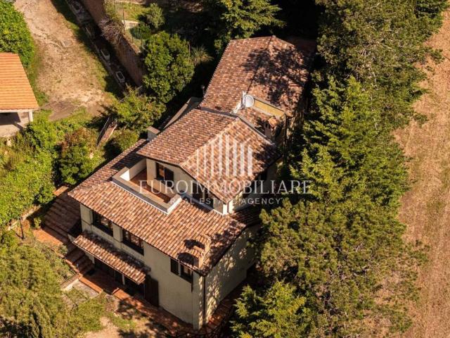 Villa in vendita a Passignano sul Trasimeno PG