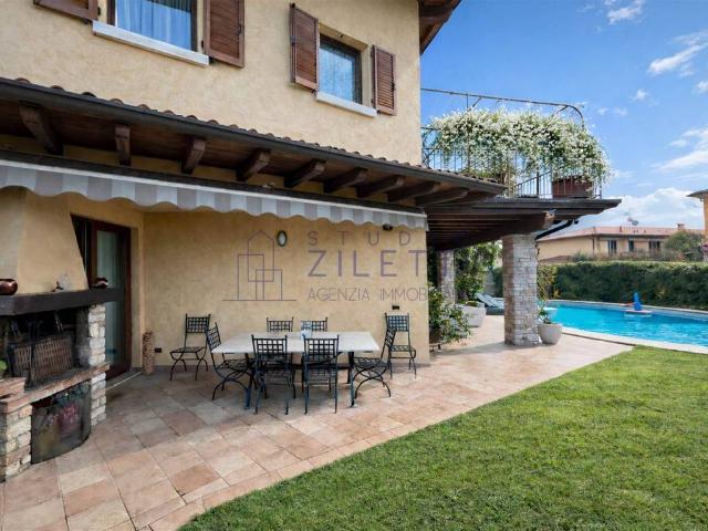Villa in vendita a Passirano BS