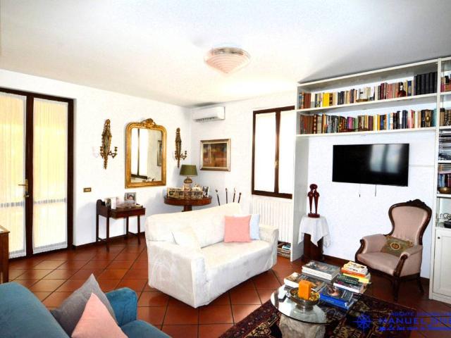 Villa in vendita a Passirano BS