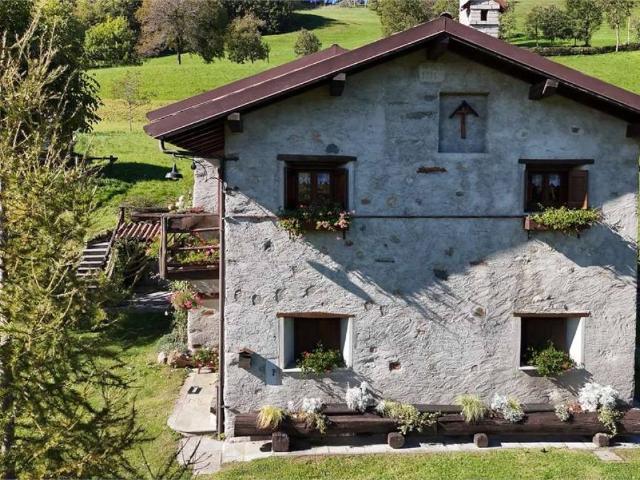 Villa in vendita a Pasturo LC