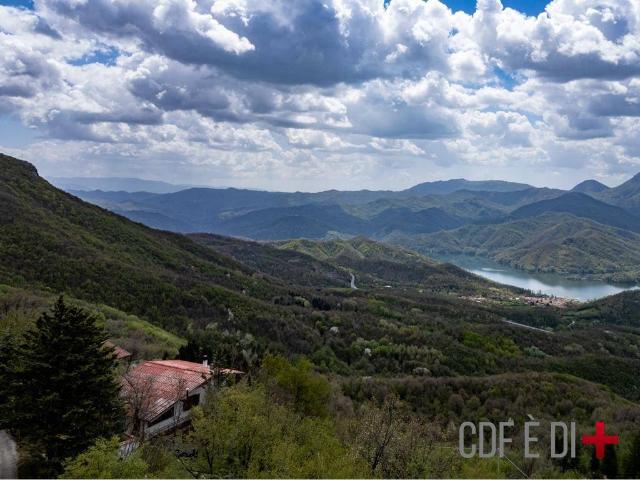 Villa in vendita a Petrella Salto RI