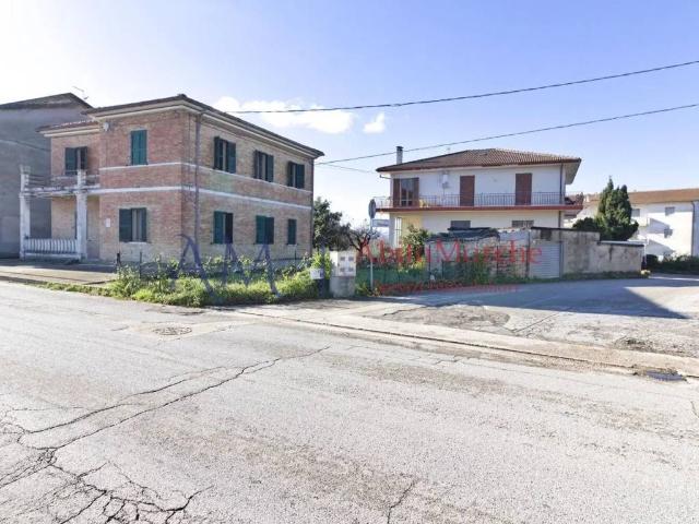 Villa in vendita a Petritoli FM