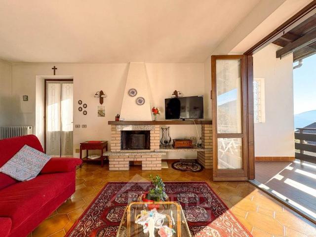 Villa in vendita a Pettenasco NO