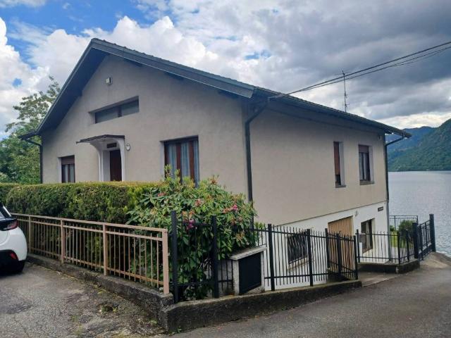 Villa in vendita a Pettenasco NO