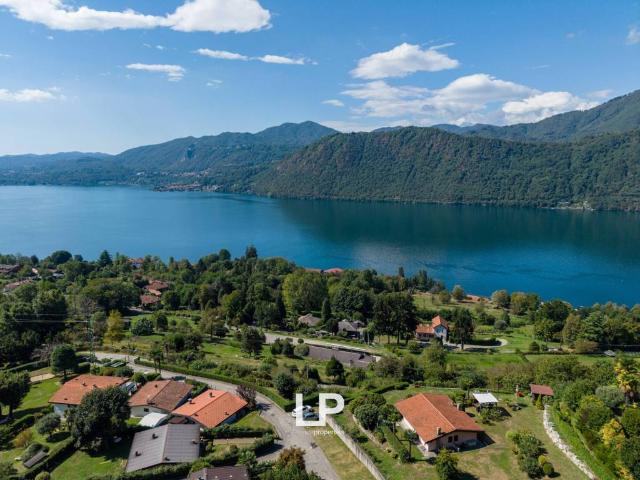 Villa in vendita a Pettenasco NO
