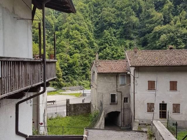 Villa in vendita a Pezzaze BS