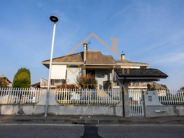 Villa in vendita a Pezzana VC