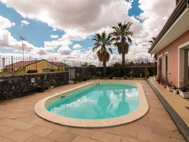 Villa in vendita a Pedara CT