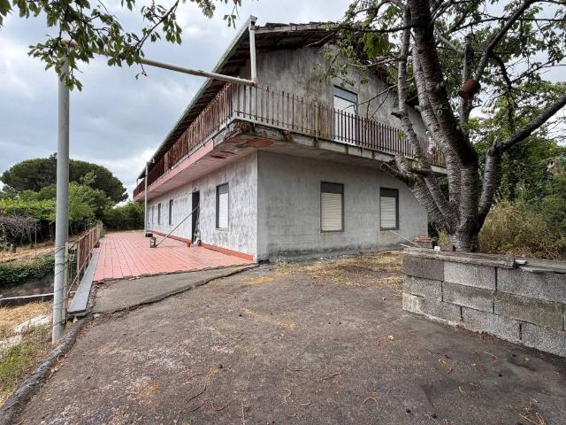 Villa in vendita a Pedara CT