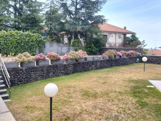 Villa in vendita a Pedara CT