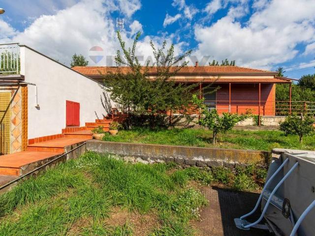 Villa in vendita a Pedara CT