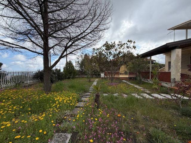 Villa in vendita a Pedara CT