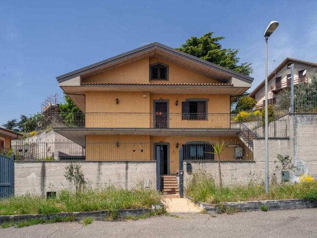 Villa in vendita a Pedara CT