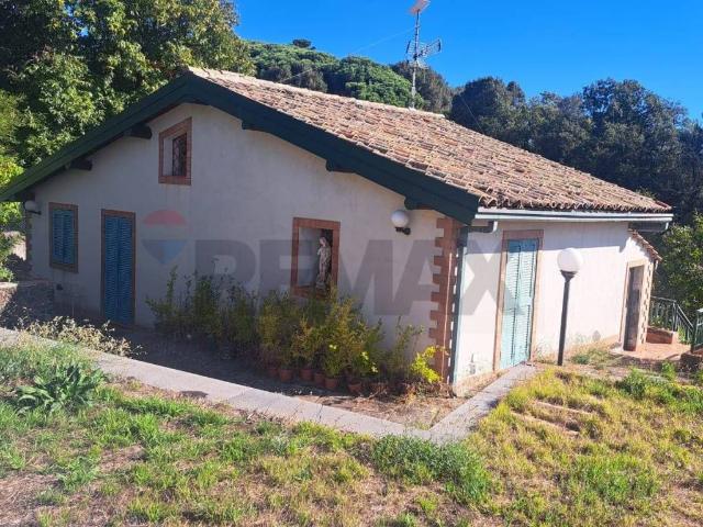 Villa in vendita a Pedara CT