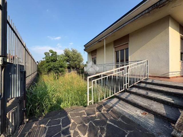 Villa in vendita a Pedrengo BG