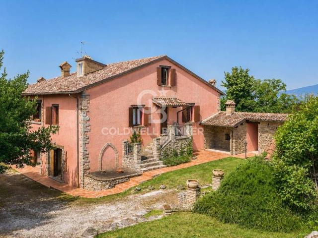 Villa in vendita a Peglio PU