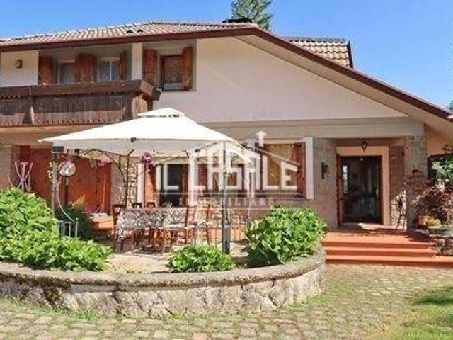 Villa in vendita a Pelago FI