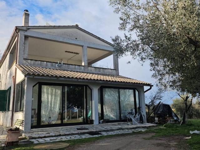 Villa in vendita a Penna in Teverina TR