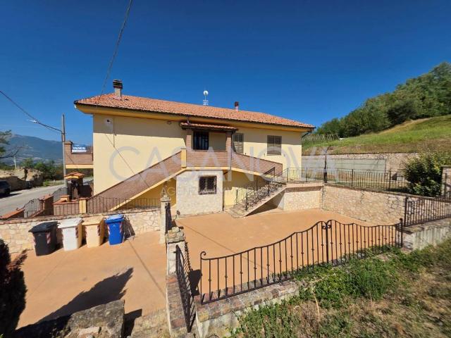 Villa in vendita a Penna Sant'Andrea TE