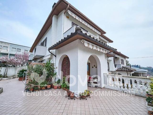 Villa in vendita a Penne PE