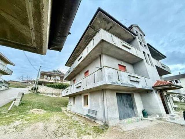 Villa in vendita a Penne PE