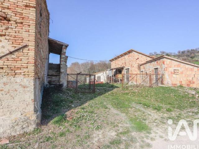Villa in vendita a Pergola PU