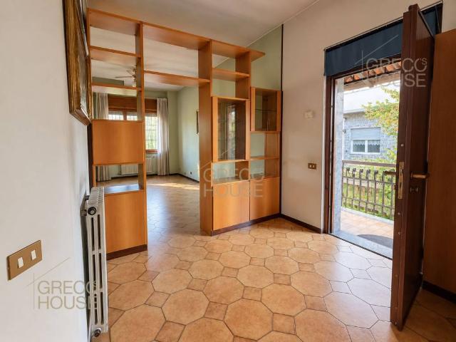 Villa in vendita a Pero MI