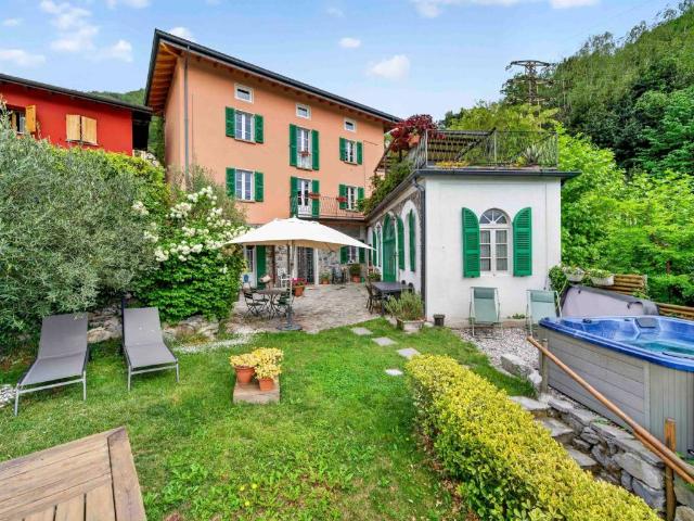 Villa in vendita a Perledo LC