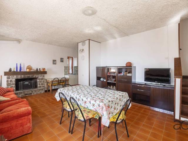 Villa in vendita a Perledo LC