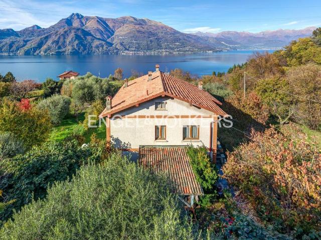 Villa in vendita a Perledo LC