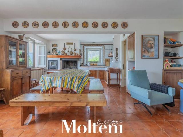 Villa in vendita a Perledo LC